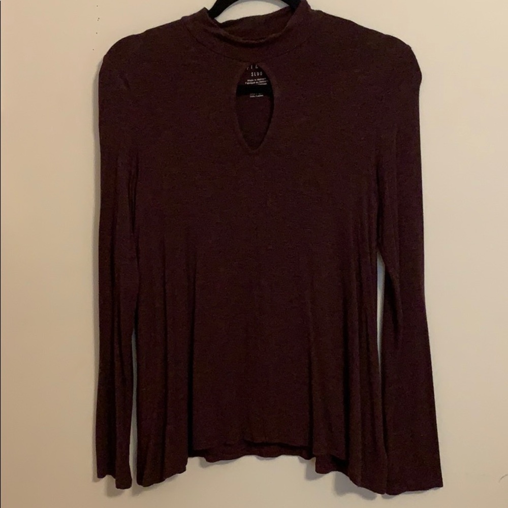 Key hole mock neck tee